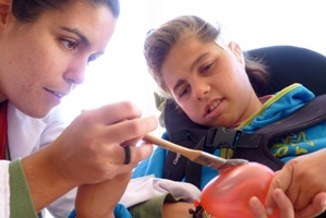 La Fundación Cobre Las Cruces dona 7.000 euros al Centro Santa Ángela de la Cruz para la compra de alimentos