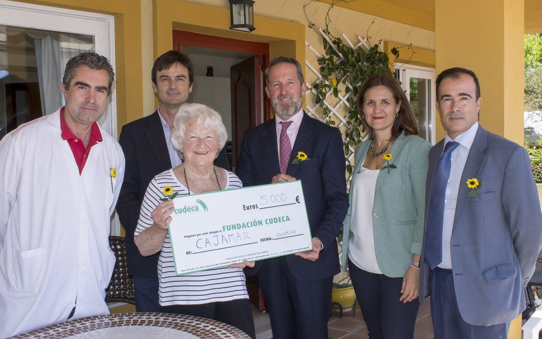 Cajamar entrega una donación a la Fundación Cudeca