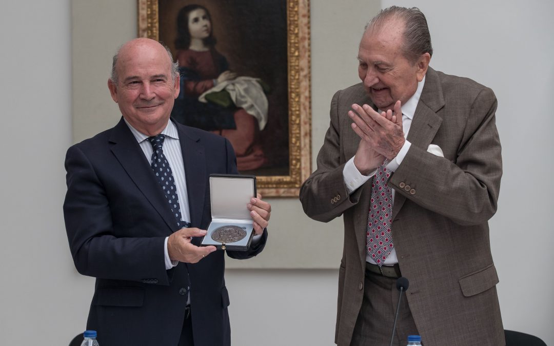 La Fundación Cruzcampo recibe la Medalla de Honor de la Fundación Rodríguez-Acosta