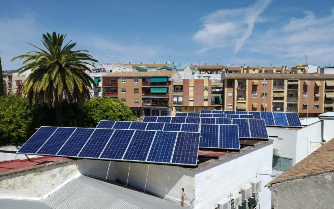 El Banco de Alimentos Medina Azahara de Córdoba ha finalizado la instalación de paneles fotovoltaicos ayudandoa su autoabastecimiento eléctrico