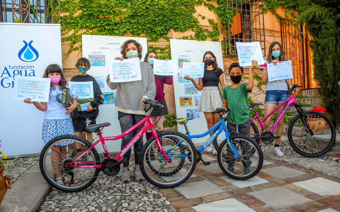 Más de un millar de escolares participan en los concursos de dibujo y redacción de AguaGranada