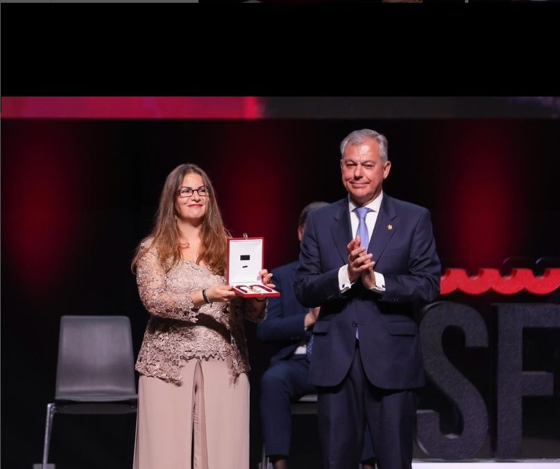 Fundación Psicopediatría recibe la medalla de Sevilla por su labor educativa, social y de fomento de los valores humanos